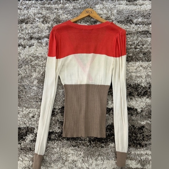 BeBe Rare Colorblock V-Neck Sweater Top - Size Small - Picture 2 of 7